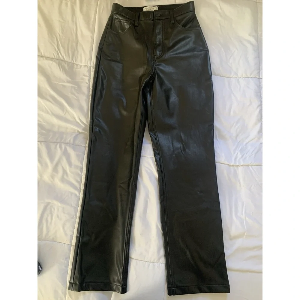 Abercrombie Fitch  Straight Ultra High Rise Curve Love 27 /4 Vegan Leather New - Picture 5 of 8